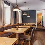 Hubertus Wellness & Breakfast Lejlighedshotel 3*
