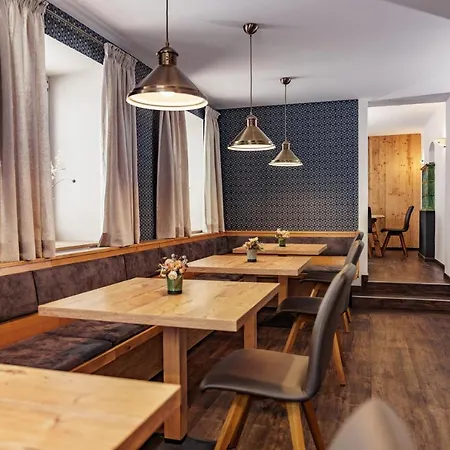 Landhaus Hubertus Aparthotel 3*