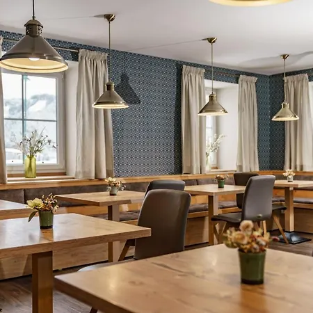 Hubertus Wellness & Breakfast Aparthotel 4*