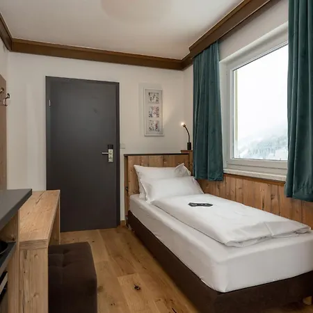 Apart-hotel Hubertus Wellness & Breakfast 3*