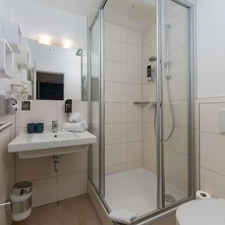 Hubertus Wellness & Breakfast Aparthotel 4*