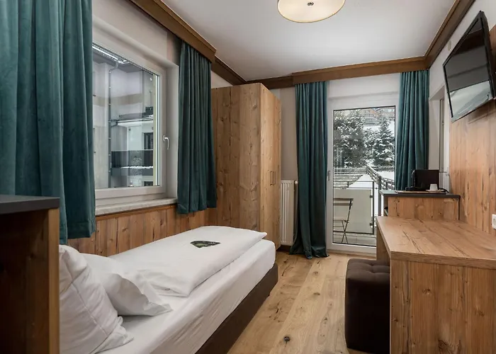 Hubertus Aparthotel 3*